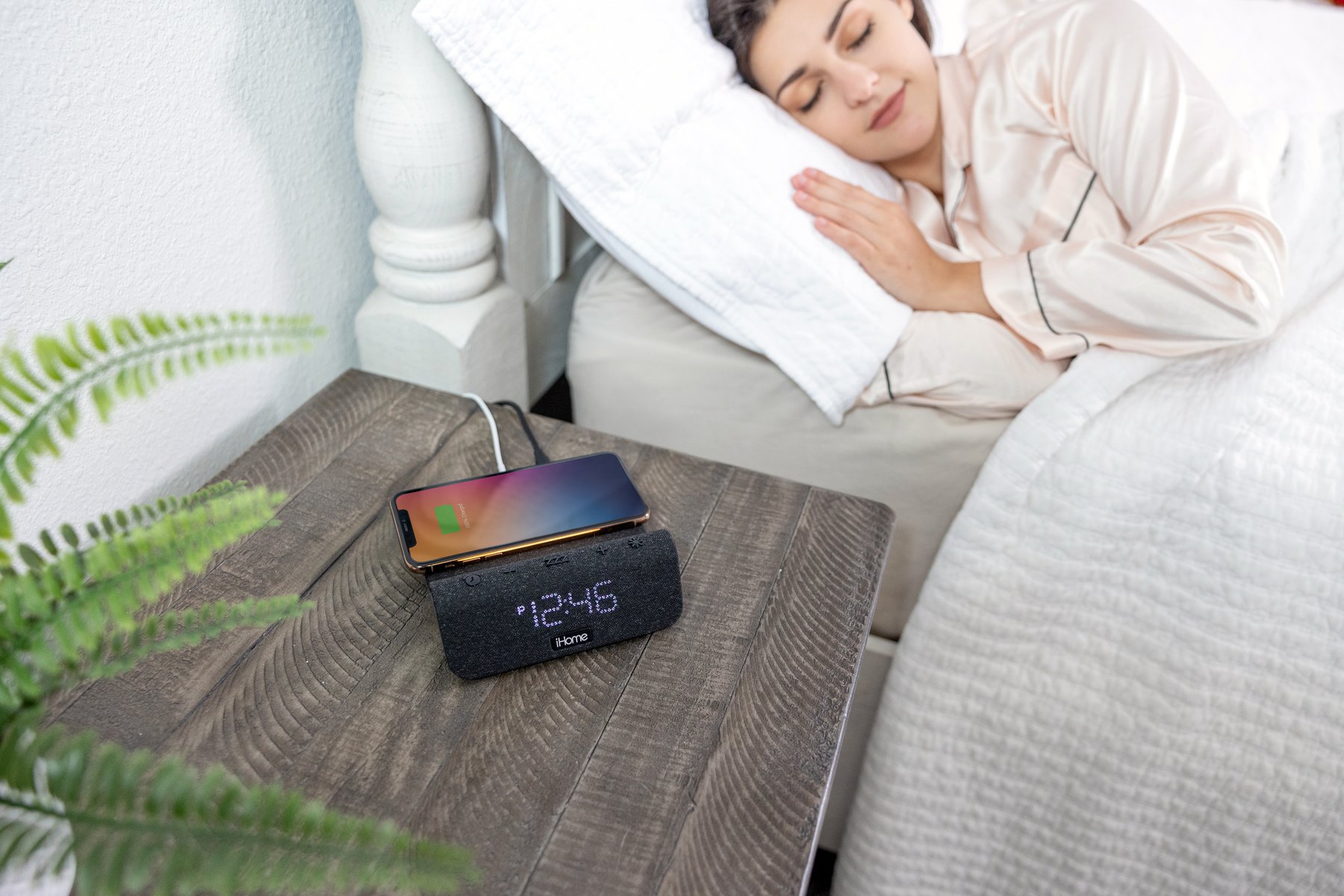 iHome POWERVALET PRO (iW30) 3in1 Compact Alarm Clock with Qi Wireless