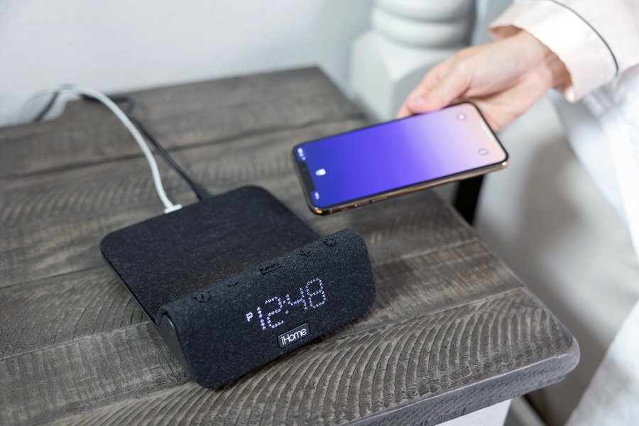 iHome POWERVALET PRO (iW30) 3in1 Compact Alarm Clock with Qi Wireless